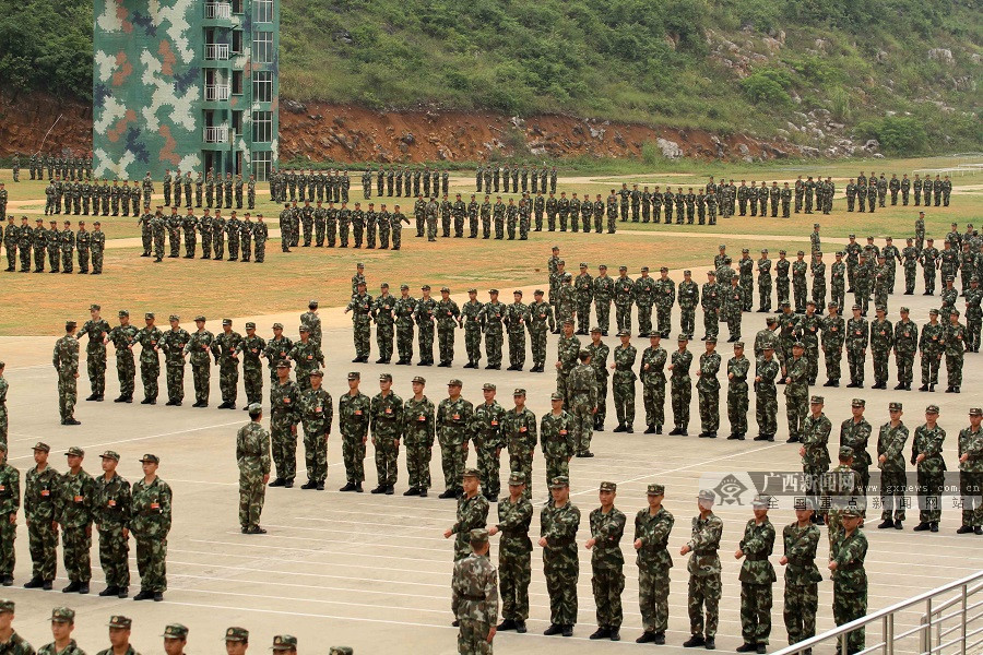 王俞 郑锋 文/图)9月29日,武警广西总队在训练基地组织召开教育训练