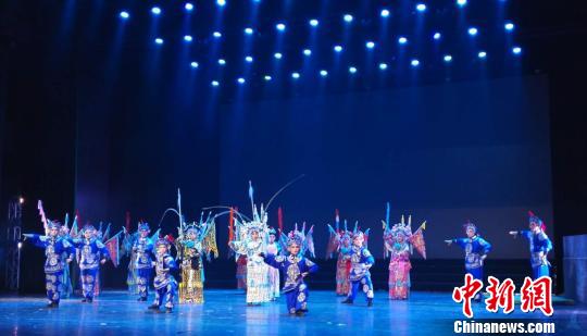 海南学子表演琼剧。 张茜翼 摄