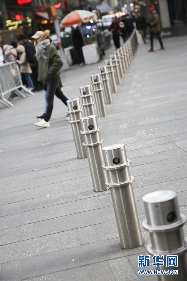 纽约计划在多个知名地点新设1500个金属隔离