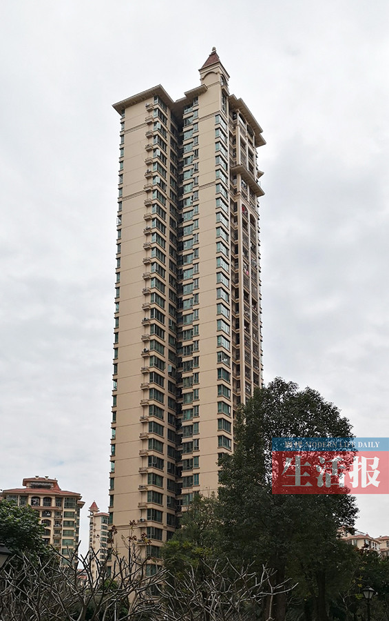 心惊肉跳!南宁市8名小学生爬上34层楼顶玩耍(图)