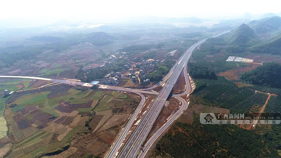 永贺高速公路贺州段通车,成为中西部地区通往粤桂沿海地区最便捷的