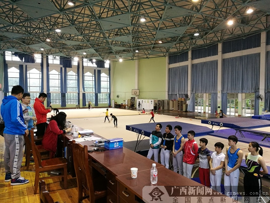广西蹦床男队网上组进行专项测验 检验冬训成果