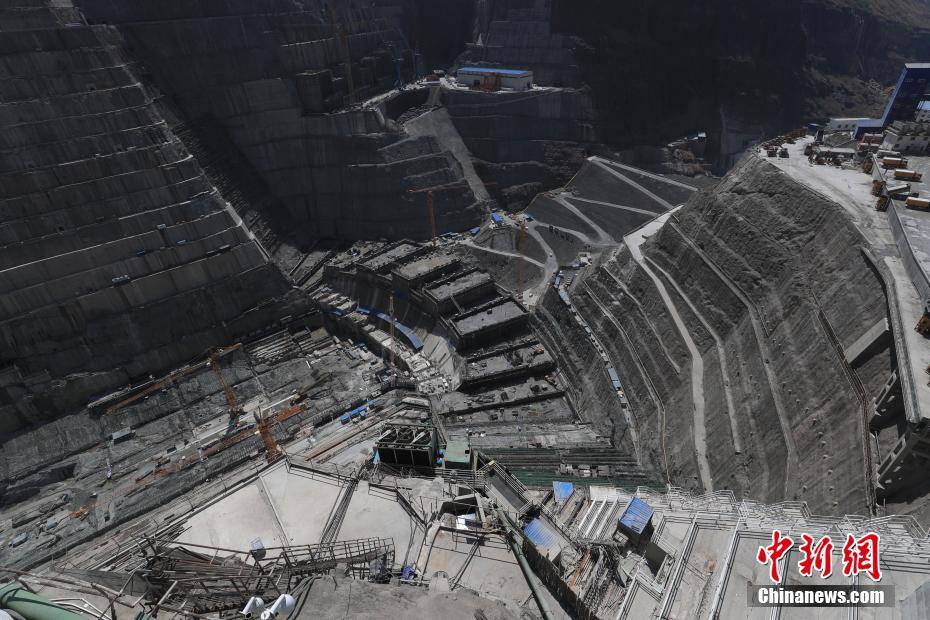 航拍白鹤滩水电站(组图)