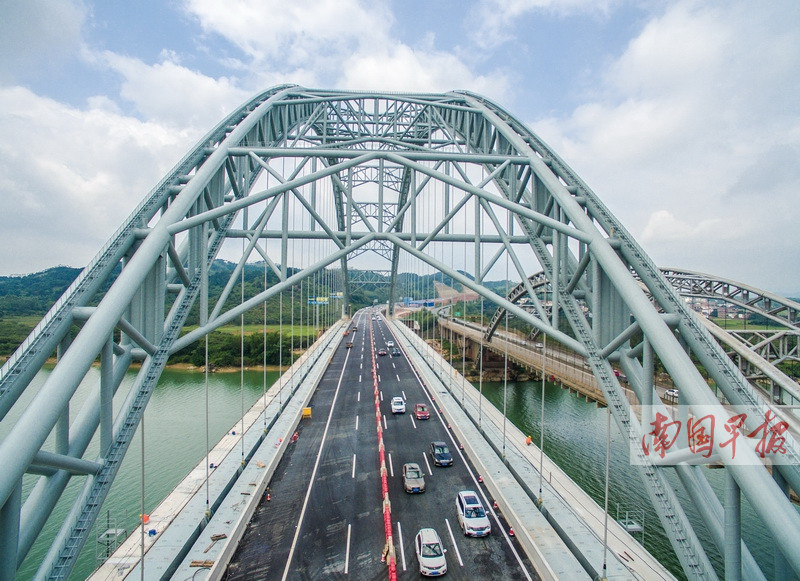 南宁讯(记者徐冰 通讯员黄明明 蒙茂霖)5月1日,柳南高速新六景郁江特