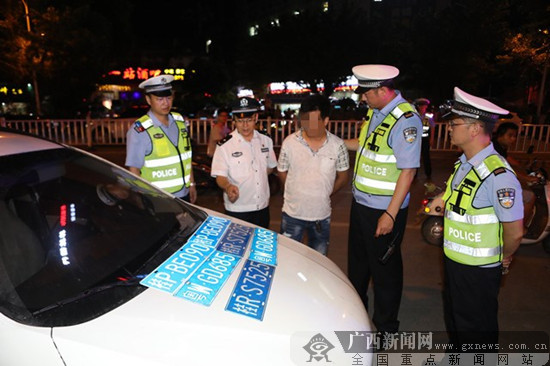 男子酒驾遇查自称警察 叫嚣“你没权抓我”