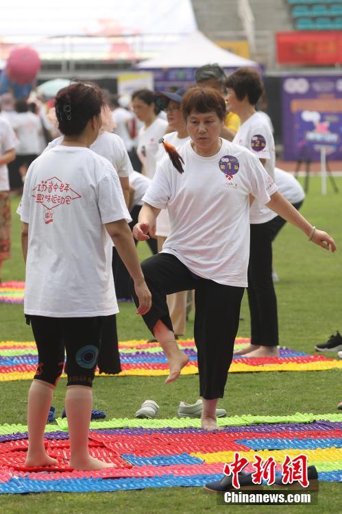 3000余中老年人齐聚南京同享健身趣味