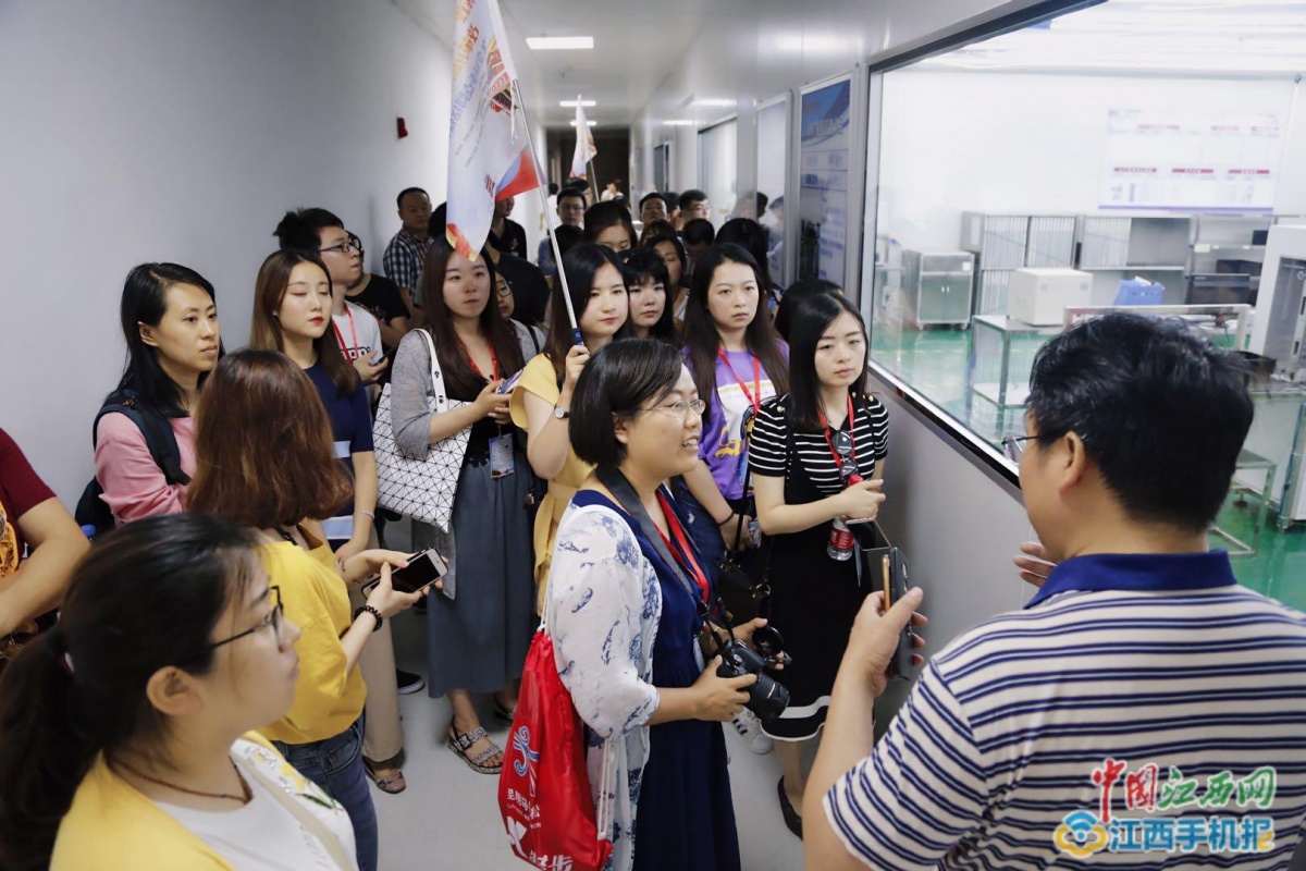 全国网媒走进南昌经开区 聚焦智能终端制造产
