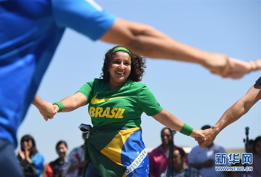 圣马特奥成人教育学校举办国际日活动