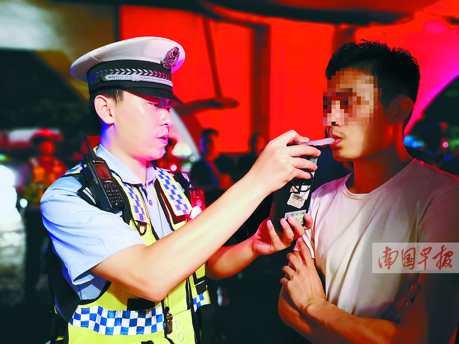 世界杯期间南宁交警开展夜查酒驾 一晚查了数
