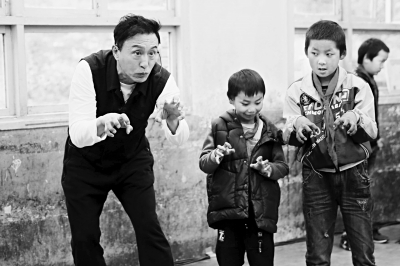 《同一堂课》热播 王洛勇辅助性教学受观众推