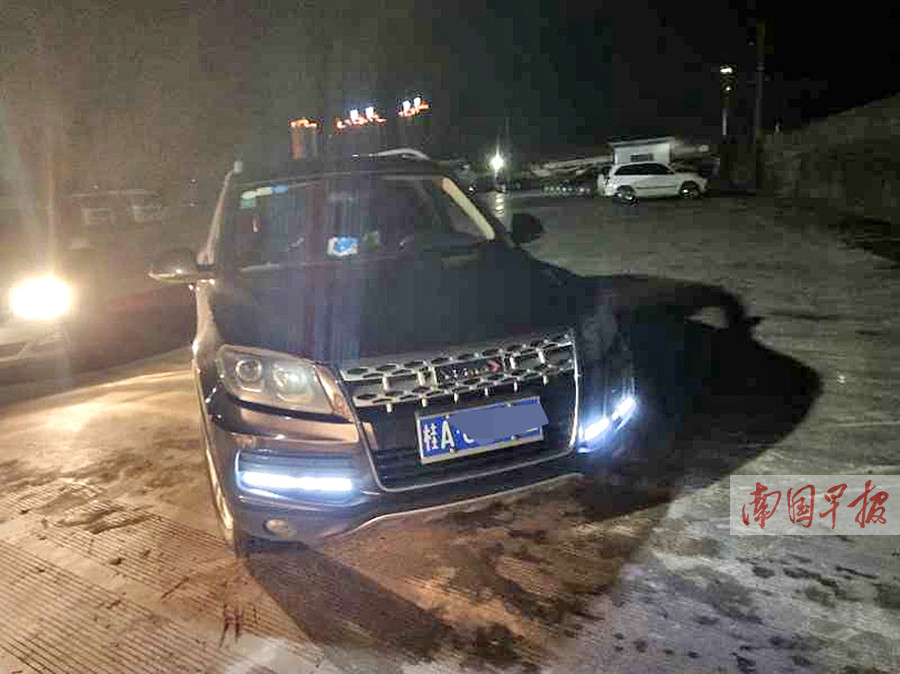 南宁东站黑车司机坐地起价 执法部门查扣车辆(图)