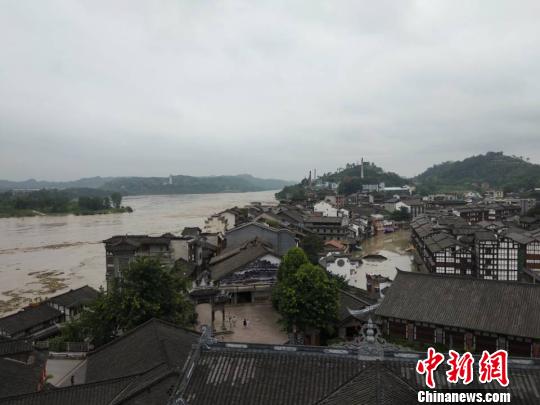 重庆应对长江嘉陵江涪江过境洪水已累计转移5