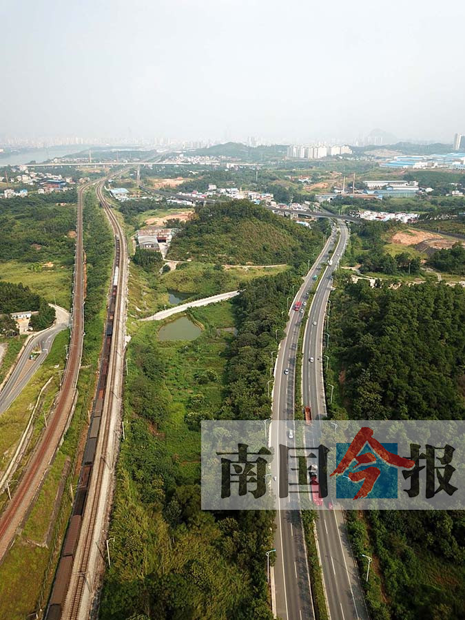 高清组图:数十年路网扩张 见证柳州沧桑巨变(4)