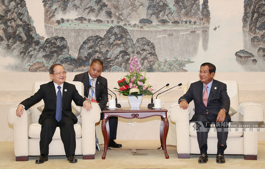 鹿心社陈武分别会见出席第15届东博会的各国政要