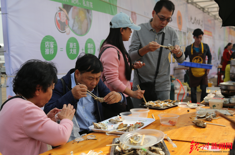 燃爆了，今天钦州这里聚集万人，游戏玩到燃爆整个沙滩！