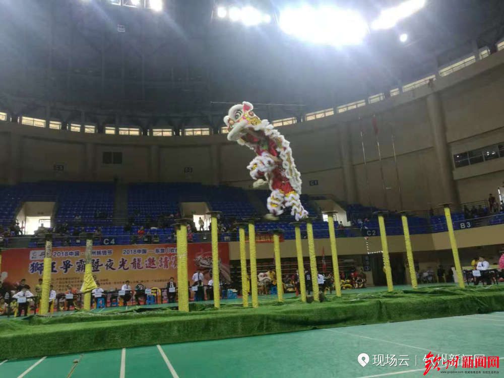 燃爆了，今天钦州这里聚集万人，游戏玩到燃爆整个沙滩！