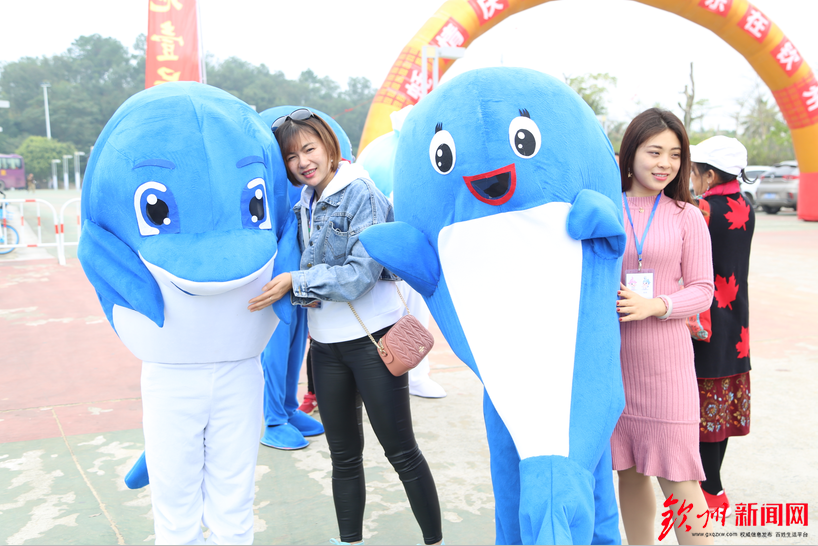 燃爆了，今天钦州这里聚集万人，游戏玩到燃爆整个沙滩！