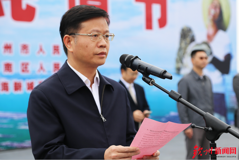 燃爆了，今天钦州这里聚集万人，游戏玩到燃爆整个沙滩！