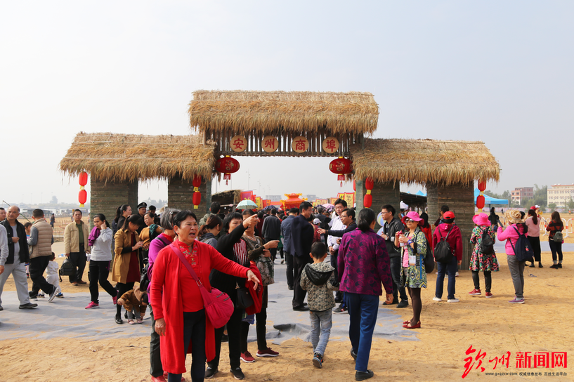 燃爆了，今天钦州这里聚集万人，游戏玩到燃爆整个沙滩！