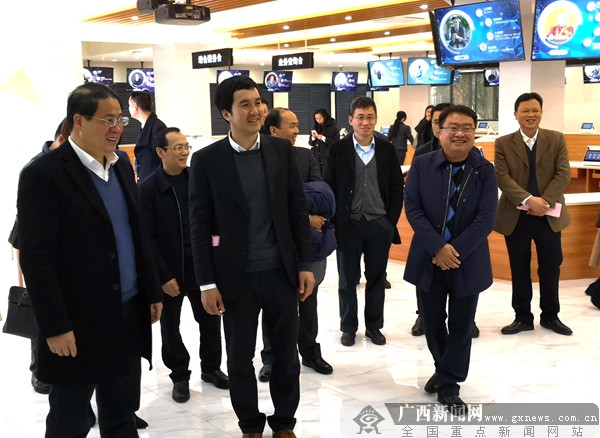 桂林高层次人才“一站式”服务大厅正式揭牌运营