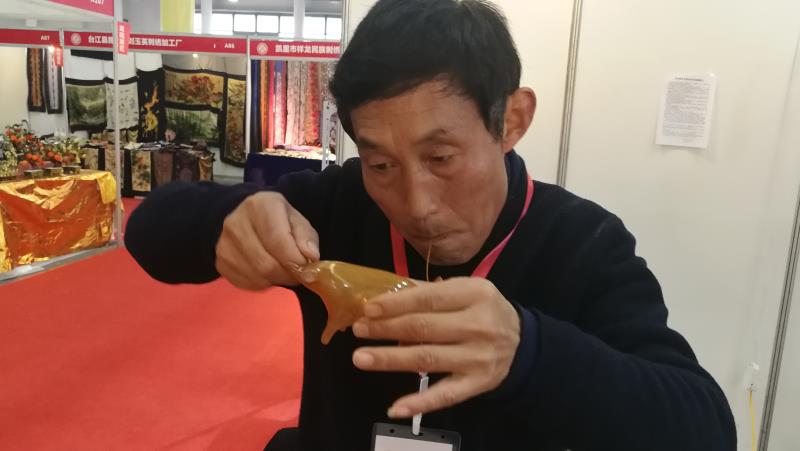 99公斤大南瓜、黑刺榴莲亮相被抢购 来老博会好吃好玩好新鲜等着你!