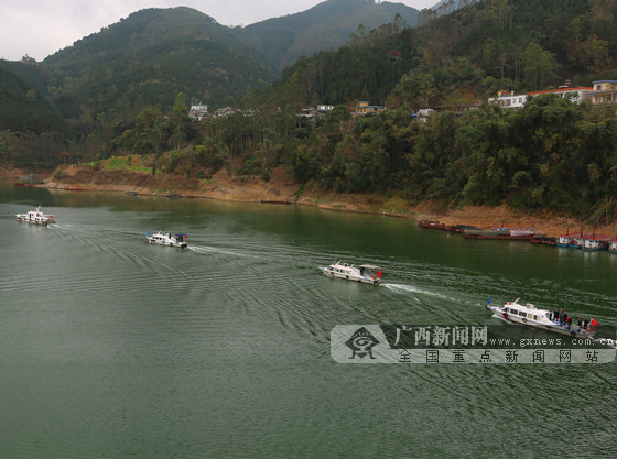 滇黔桂三省(区)开展天生桥库区海事联合执法检查