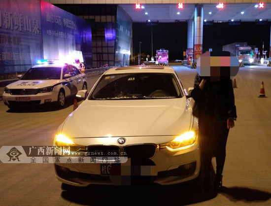 宝马女酒驾上高速被交警查处 被罚款1000元记12分