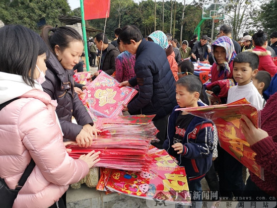 西乡塘区:“文化惠民”进村屯 助力脱贫攻坚