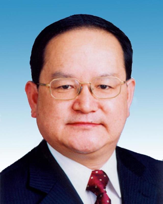 自治区十三届人大二次会议举行第四次全体会议 鹿心社当选自治区人大常委会主任