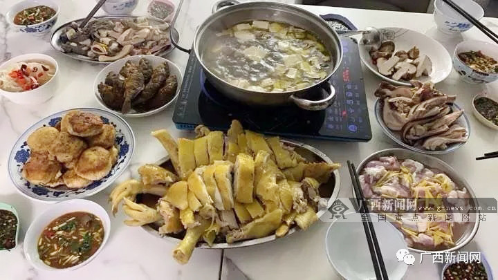 高清组图:快来get同款,看看有你家的年夜饭吗-广西新闻图集