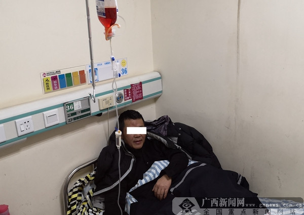 桂林一男子酒驾撞护栏碰伤公交车 把司机打进医院