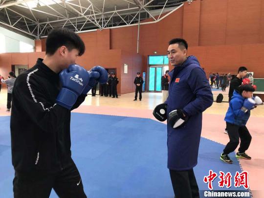 奥运冠军霍邱助学公益行 点燃体校学子的"冠军梦"