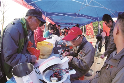 新时代文明实践活动暨学雷锋志愿服务活动启动