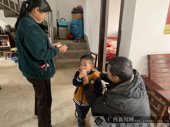 建“老乡家园” 村民家门口就业住有所居