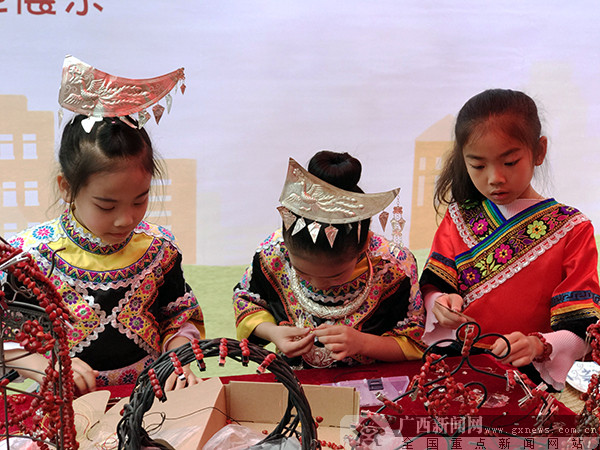 欢庆“壮族三月三”南湖公园上演民族文化风情秀