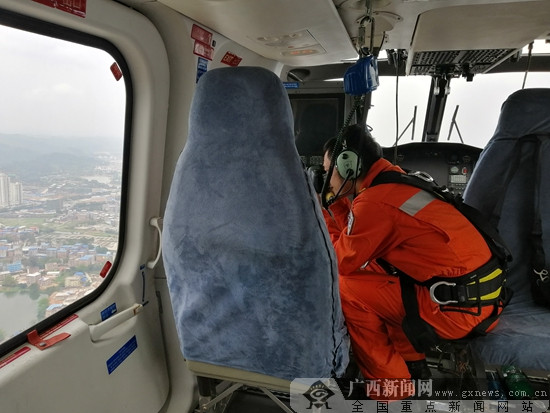 南宁“警鹰”翱翔 守护邕城假期平安（图）