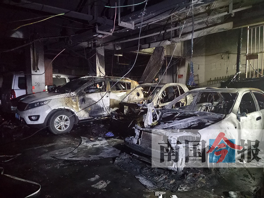 柳州一車庫起火六輛小車被燒 還有更"狗血"的……