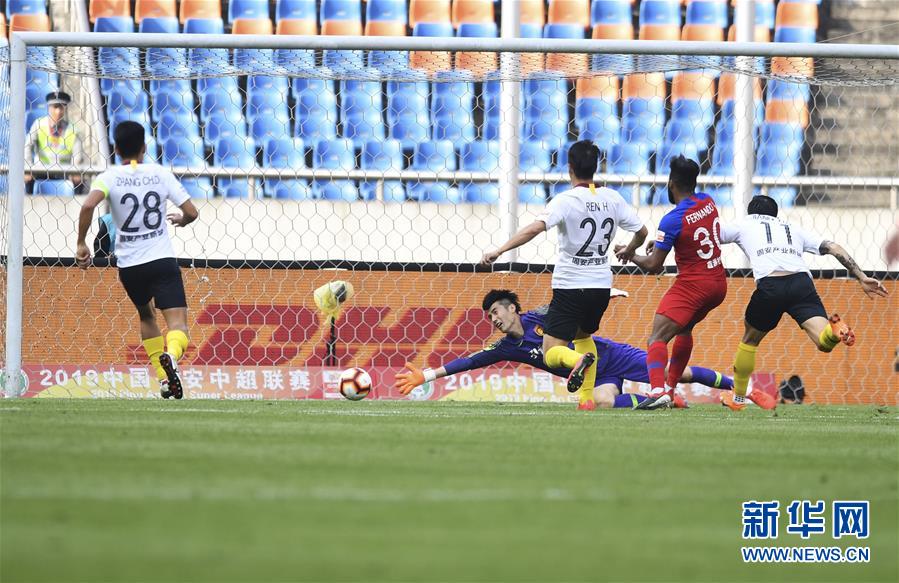 足球中超:重庆斯威胜河北华夏幸福-广西新闻网