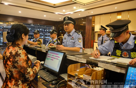 南宁警方开展“暴风五号”行动 整治社会综合治安