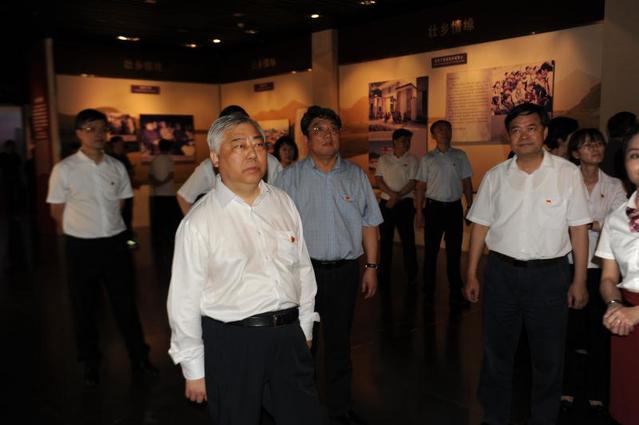 中央扫黑除恶第17督导组赴百色开展主题党日活动