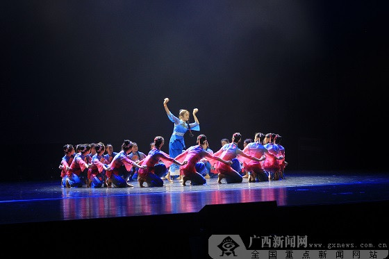 南宁四职校获全国中小学生艺术展演舞蹈一等奖