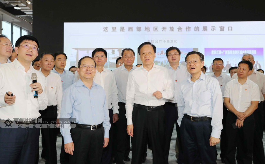 鹿心社陳武率廣西黨政代表團赴重慶學習考察
