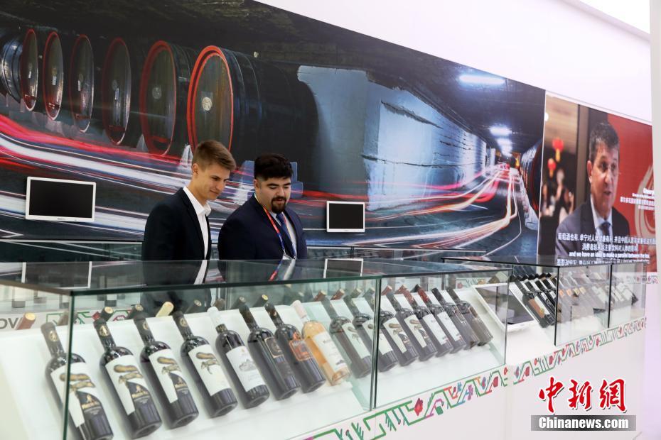 北京世园会正式对公众开放