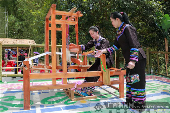 乐业：卜隆古歌文化旅游节盛装迎游客回“家”