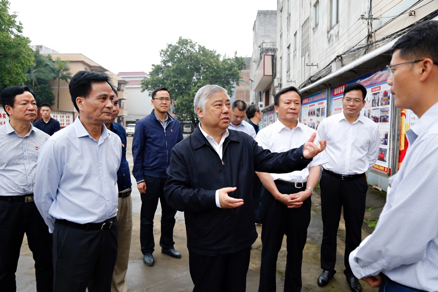 盛茂林:推动扫黑除恶专项斗争取得新的更大成效