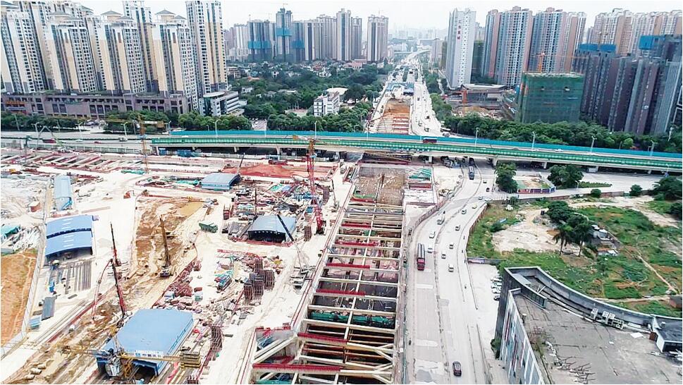 南宁地铁4号线通车后将实现地铁下面走火车头顶过