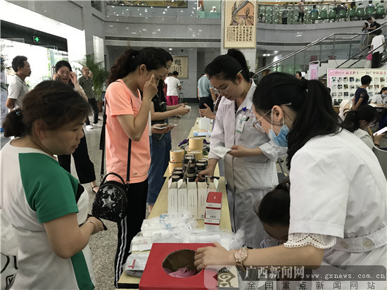 广西中医一附院开展2019年全国护肤日惠民义诊活动