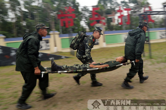 直击武警钦州支队“热习服”训练（组图）