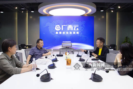 印度尼西亚“友谊使者”近距离体验“广西云”