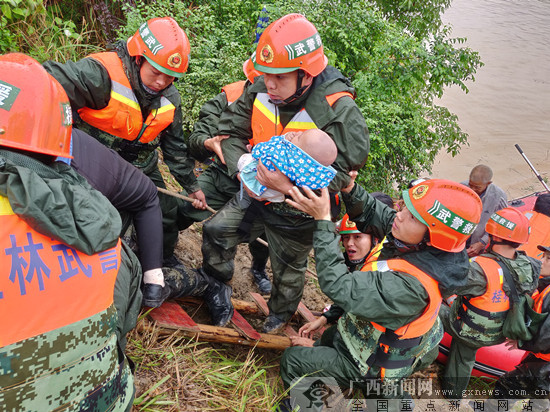全州县干群联动同心同德全力以赴抗洪抢险纪实